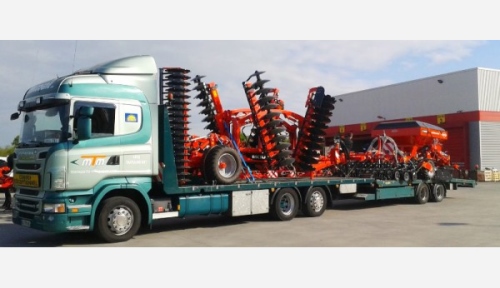 Transport of agricultural machinery